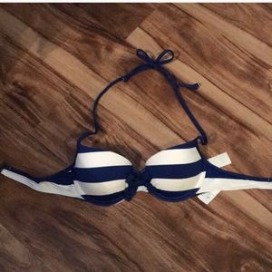 Gilly Hicks Swim - Gilly Hicks bikini top and Abercrombie bikini top Gilly Hicks Swim - Gilly Hicks bikini top and Abercrombie bikini top